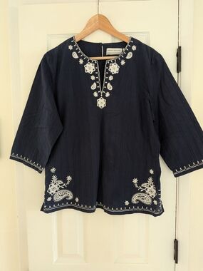 Alfred Dunner Women's Dark Blue W White Embroidery V Neck Blouse Shirt Size 14P
